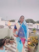 Dipti tiwari review photo