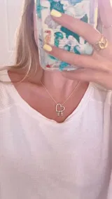 Courtney review photo