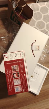 Dee review photo