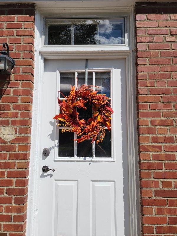 Fatima A.'s Keepsake Bloom wreath at home