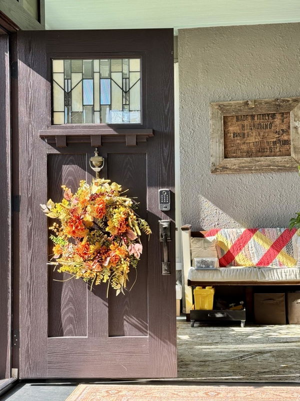 Chinedu O.'s Keepsake Bloom wreath at home