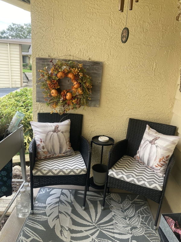 Olivia C.'s Keepsake Bloom wreath at home