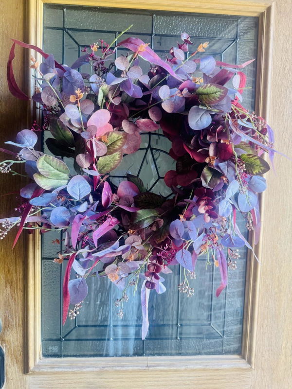 Alex J.'s Keepsake Bloom wreath at home