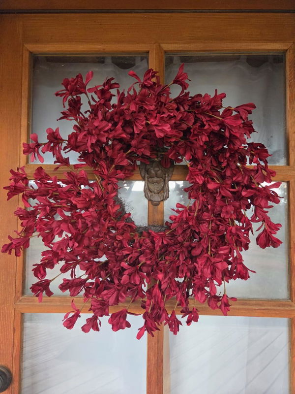 Liam M.'s Keepsake Bloom wreath at home