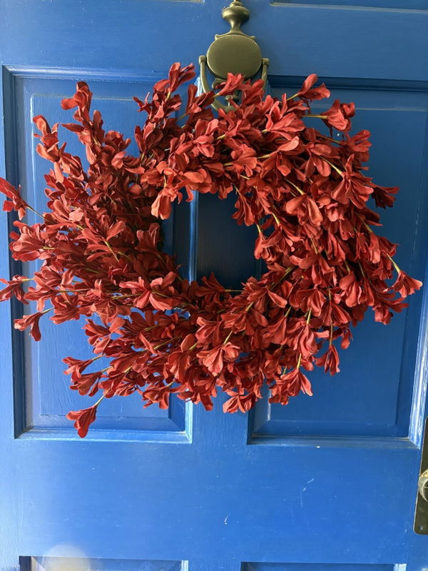 Fatima A.'s Keepsake Bloom wreath at home