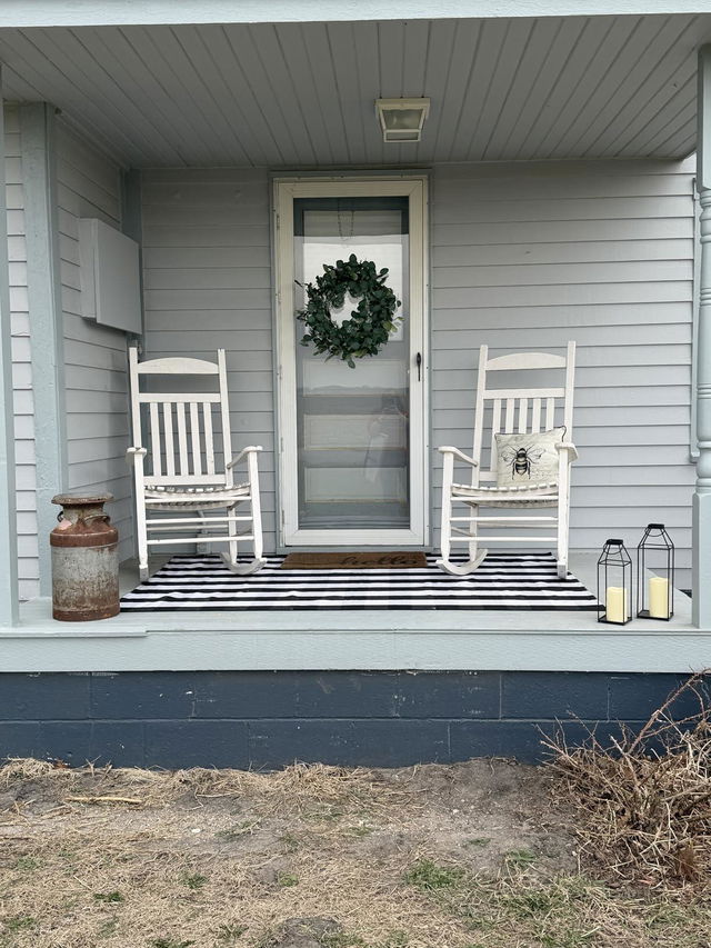 Mia T.'s Keepsake Bloom wreath at home