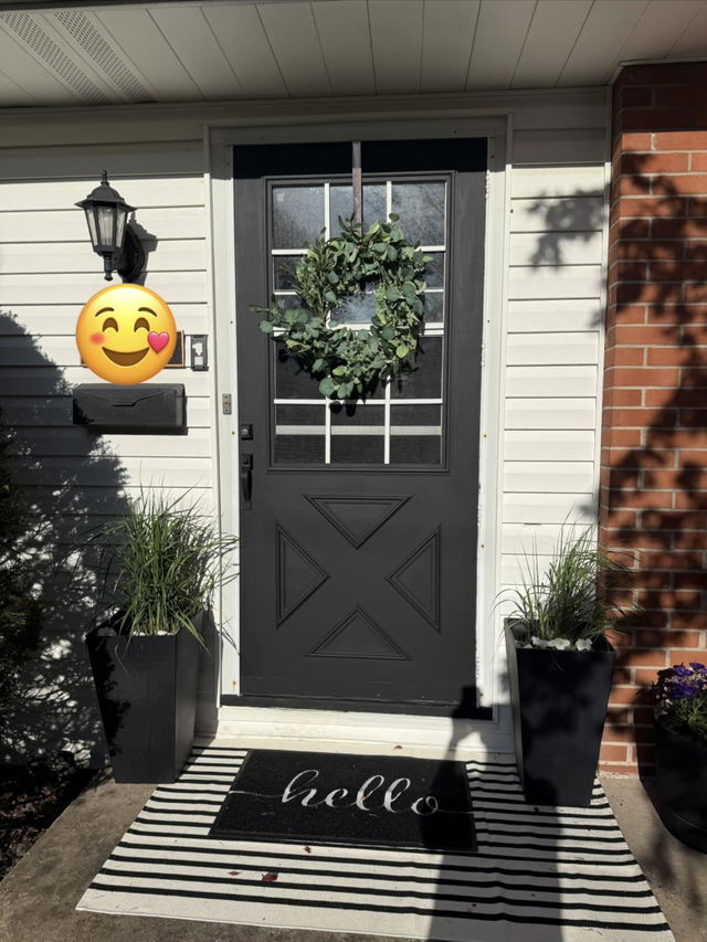 Sofia R.'s Keepsake Bloom wreath at home