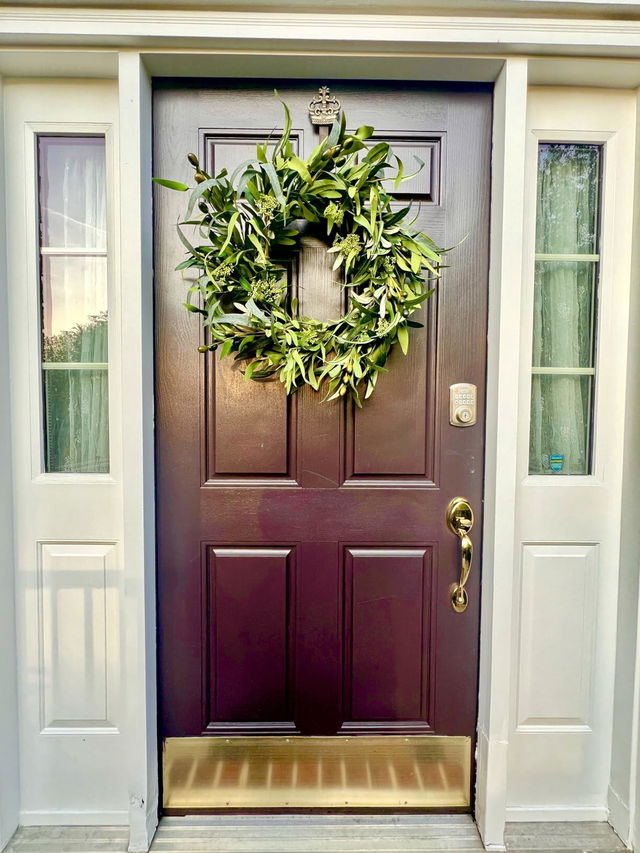 Liam C.'s Keepsake Bloom wreath at home