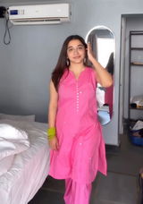 Kangan khandelwal review photo