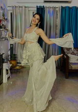 Shruti Sharma review photo