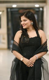 Trisha Kaur review photo