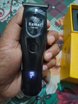 Faisal Akbar review photo