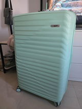 VIP Tourage 82cm Hard Case Trolley 360Â° Light Green, TOURAGE82GN