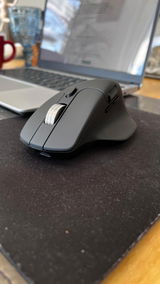Leo review photo