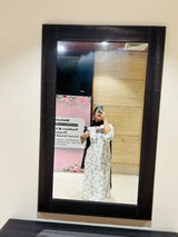 Maham Farooqui review photo