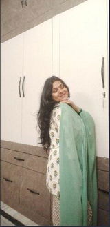 Kavya Sharma review photo