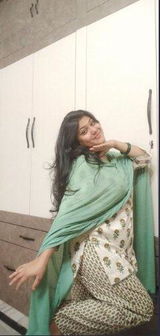 Kavya Sharma review photo