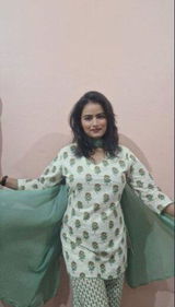 Neha Yadav review photo