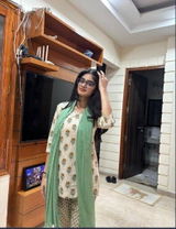 Anisha Yadav review photo