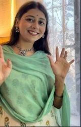 Akanksha Tiwari review photo