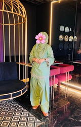 Hina Ashraf review photo