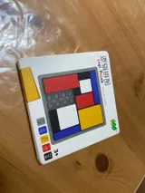 M. review photo