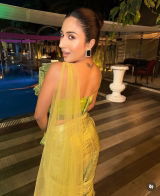 Shreya Kalra review photo