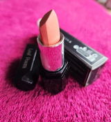 M***K review photo