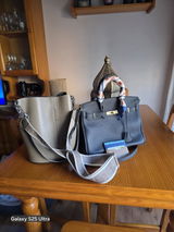 Bolso de mano Pregato Verona Gold Negro · 35cm