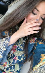 Lesley Grace review photo