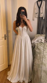 Harriet DeQuincey review photo