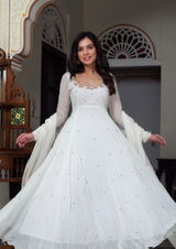Nisha pandey review photo