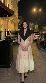Riya Khanna review photo