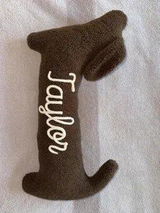 Personalized Dachshund Plush Pillow – Sherpa Sausage Dog with Knitted Yarn Name