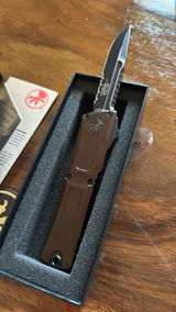 Elias review photo