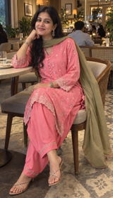 Tanishka Kashyap review photo