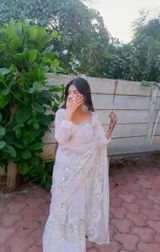 Zohra review photo