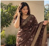 Pooja Patil review photo