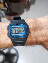 RELOJ DEPORTIVO PARA HOMBRE CASIO F-105W F-105W-1ADF -