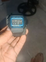 RELOJ DEPORTIVO PARA HOMBRE CASIO F-105W F-105W-1ADF -