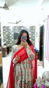 Aakriti Mishra review photo