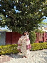 Saloni review photo