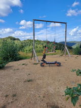 A.v. review photo