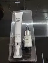 Iris review photo