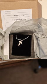 H N review photo