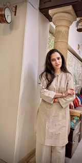 arohi review photo