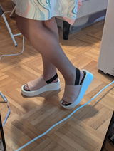 Laura review photo