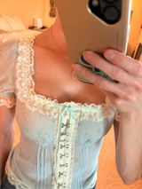 Courtney review photo