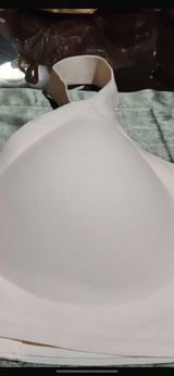 M. review photo