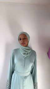 Zaina review photo